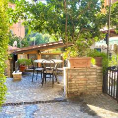 Romantic Borgo with Garden in Rome Center !