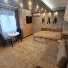 TOMIS Studio 4B