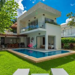 Luxury Private 3BED Villa, Garden, Pool,Security