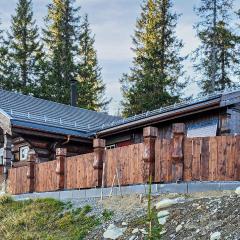 Nice Home In Aust-torpa With Kitchen