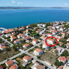 Apartments with a parking space Vrsi - Mulo, Zadar - 13067