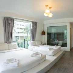 Meow Cat Cafe & Hotel