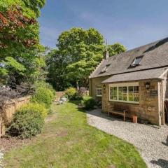 Charming 3/4 bedroom semi-detached cottage.