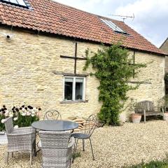 Beautiful self-contained Cotswolds Barn