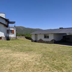 Casa de huéspedes con pileta.