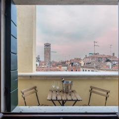Bright Apartment On Venetian Roofs R&R