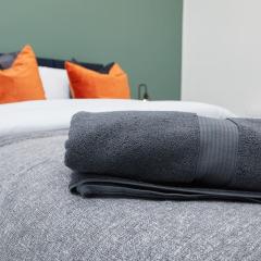 Sleek & Stylish Modern 4-Bedroom Urban Retreat