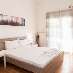 Cozy apartment near Stavros Niarchos Park