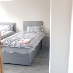 Double Bedroom In Withington, M20. 2 Beds, RM 3