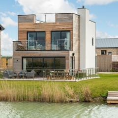 Woodsford WI22 Silverlake Dorset. Lake access.