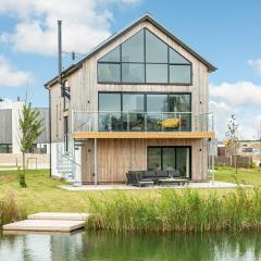 Lakeside property with spa access on a nature reserve Wakeling Island 11 WI11