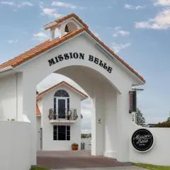 더 미션 벨 모텔(The Mission Belle Motel)