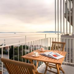 Mannequin - Contemporary apartment with garage, sea view and fast WiFi