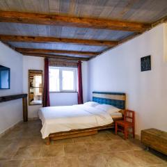 Downtown Rustic Studio