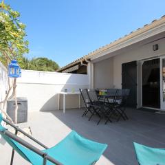 Maison d'angle climatisée dans résidence avec piscine commune , 4 couchages , 400 m de la plage de PORTIRAGNE LRJP121