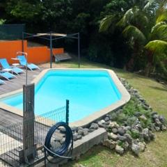 Bungalow d'une chambre avec piscine partagee jardin clos et wifi a Le Gosier a 1 km de la plage