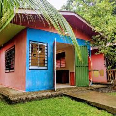 Comfortable Casita, walking distance to the Beach