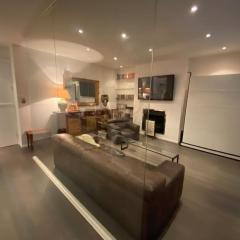 Large Studio flat in Kensington