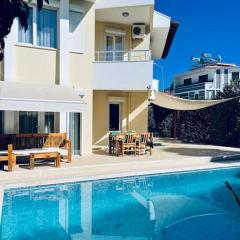 Excellent 3 storey villa with a swimming pool