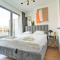 Central Apartment Budapest ~ Roof Terrace/AC/Indoor parking