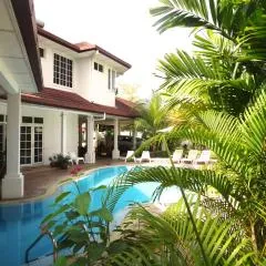 Rumah Putih B&B Sepang - KLIA 1&2