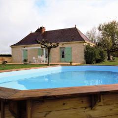 Cosy holiday home with swimming pool