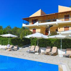 Cochelli Lower Pool Walk to beach WiFi AC