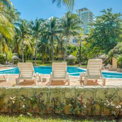 Deluxe Suites at Villas Tropical in Zona Hotelera
