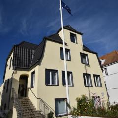 Hotel Sonnenschein - Spielerei im Sonnenschein