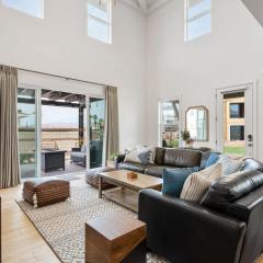Rendezvous at the Shores home