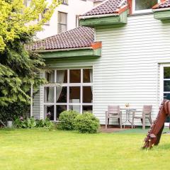 New House, Private Garden & Parking City Center