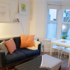 Charming 1 Bedroom Flat with Cute Patio - Hackney