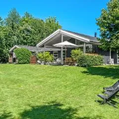 Lovely Home In Gilleleje With Wifi