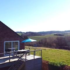 Huis met zonneterras, tuin en panoramisch uitzicht