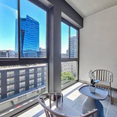 Unique, spacious unit in heart of city-wifi-pool