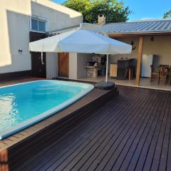 Casa Bombinhas com Piscina