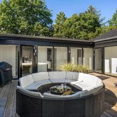 Stunning Home In Glesborg With Sauna