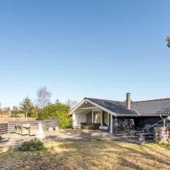 2 Bedroom Stunning Home In Vggerlse