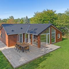 Lovely Home In Sklskr With Kitchen