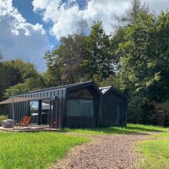 Wellnester Tiny Houses and Retro-Caravan by the lake in Losheim am See