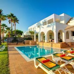 Villa Mar Oberta by Villa Plus