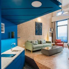 Architect designed studio (EP7L). Green roof top!