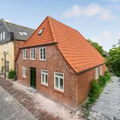 Pet Friendly Home In Højer With Kitchen