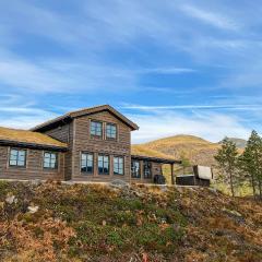 Awesome Home In Stryn With Jacuzzi, 5 Bedrooms And Wifi