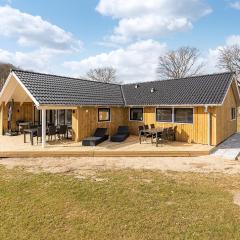 Beautiful Home In Sjlund With 4 Bedrooms, Sauna And Wifi