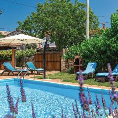Awesome Home In Kanfanar With Outdoor Swimming Pool