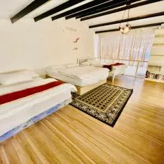 Yilan Night Market Whole House