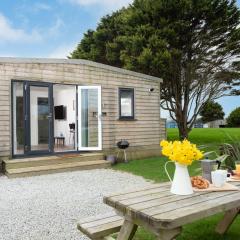 Bushwood-Beautifully Fitted Wooden Lodge Helston Cornwall