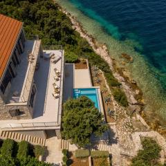 Villa Korcula Waterfront A Beautiful 5 Bedroom Villa A Few Steps from The Sea