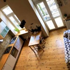 Wilcza 54 Prywatne mieszkanie z balkonem w Centrum 400m od Dworca Centralnego Samodzielne Zameldowanie! Self Check-in System!